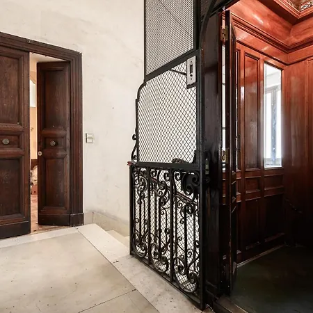 Viale Calascione 7 Daire *