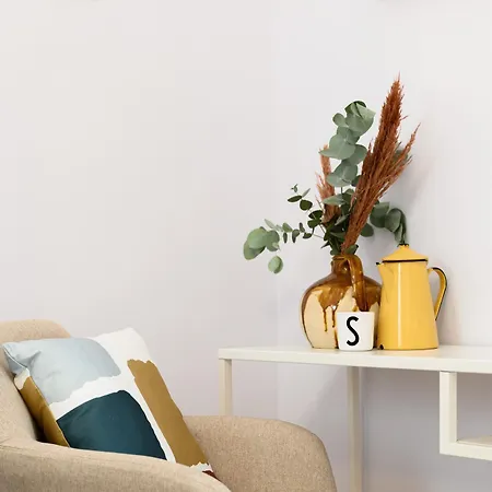 Viale Calascione 7 Daire *